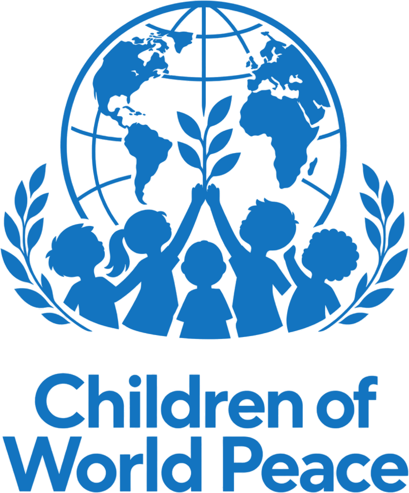 Logo de Children of World Peace : cinq enfants tendent les mains ensemble vers une pousse d'olivier devant le globe